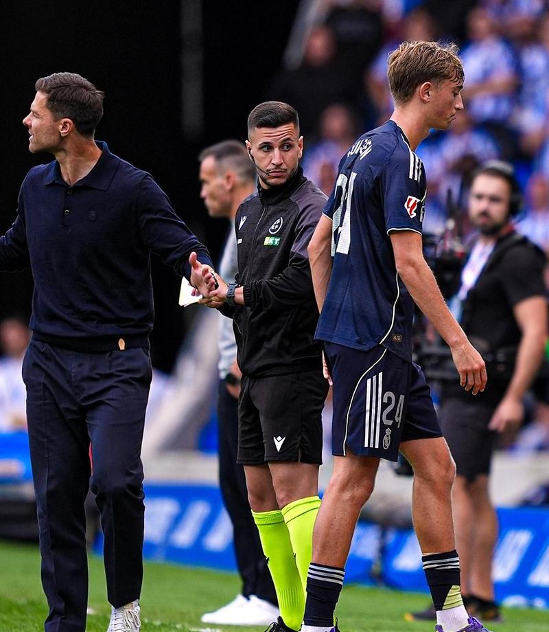 星空体育官网从姆巴佩在C9比赛中比分优势明显到曼城冲刺阶段内部沟通，皇家马德里迎足总杯关键赛的简单介绍