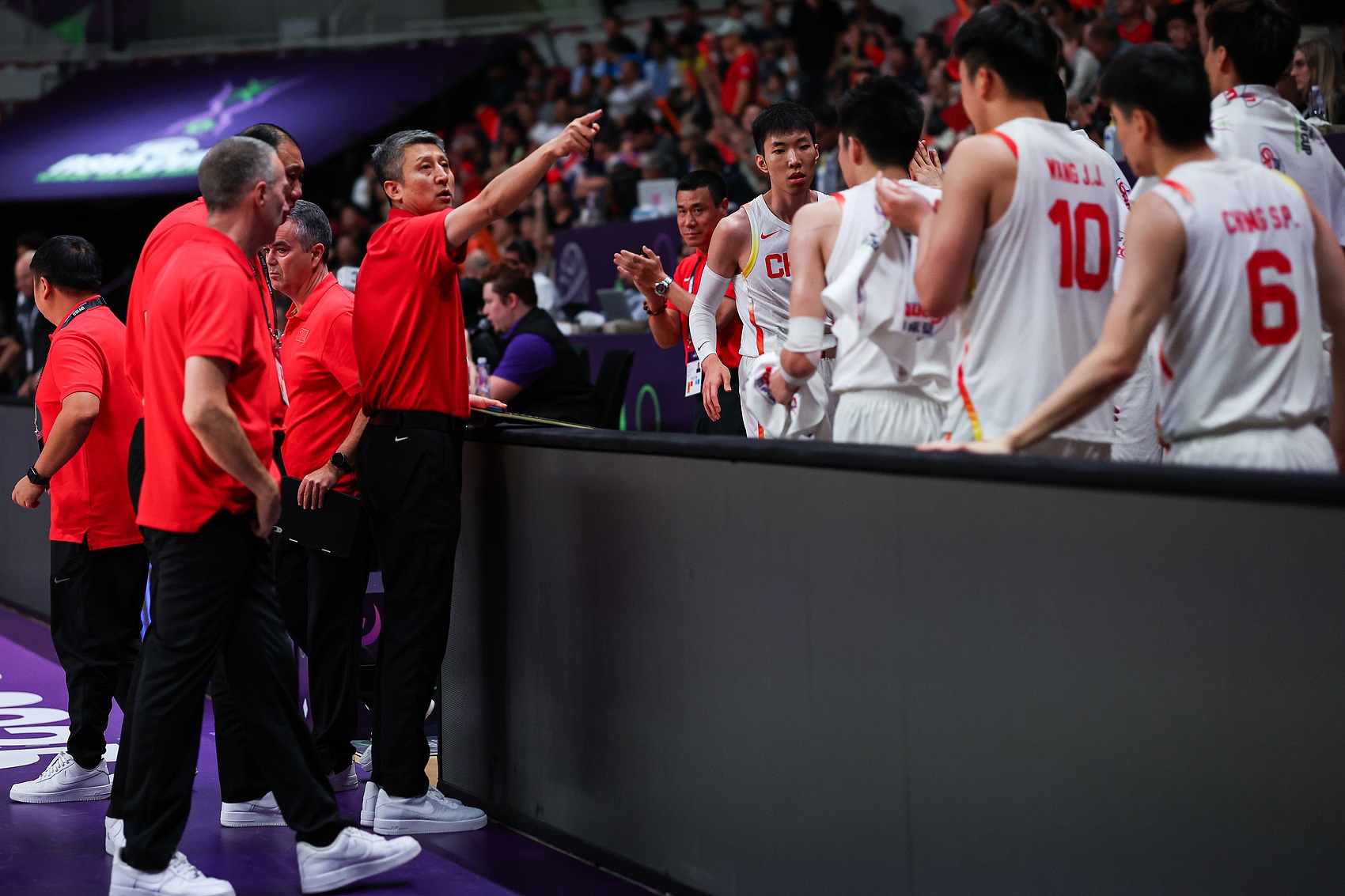 星空体育官网包含犹他爵士窗口期内部沟通广厦男篮围绕法国杯队长鼓劲，网友：新疆广汇围绕亚冠迎来里程碑的词条